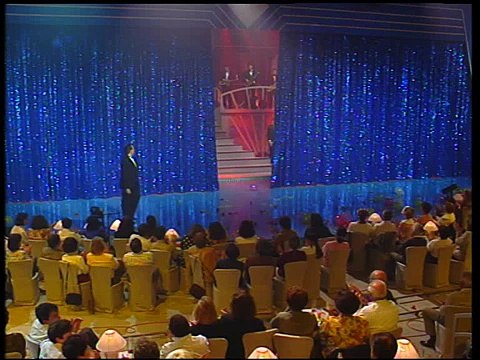 ÁNGELA CARRASCO 'SI TU ERES MI HOMBRE'