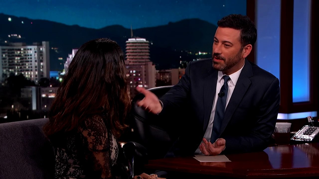 Quand Salma Hayek se moque des stades de foot en France