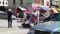 Një “Golf” përplas gruan me biçikletë në mes të Vlorës