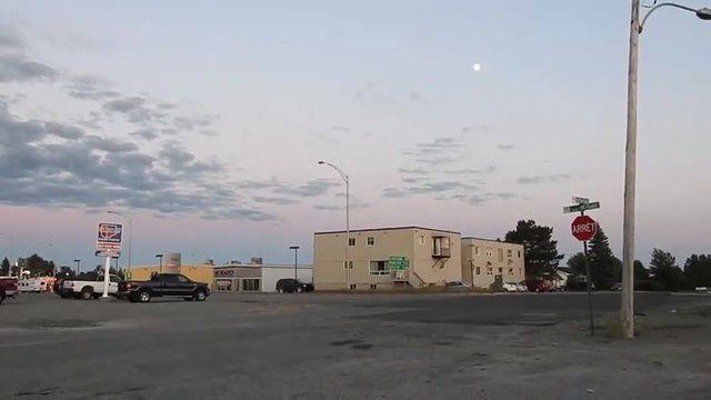 Un homme zoom sur la lune avec un Nikon P900 ! Impressionnant !