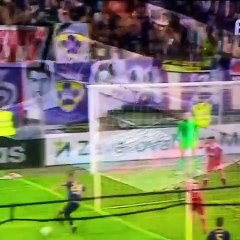 Le gardien d’Aberdeen fait une énorme boulette qui élimine son équipe