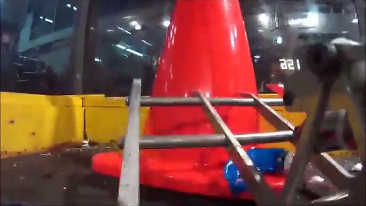 Des robots de combats marrants ! Bob l'éponge, paquet cadeau, micro ondes...