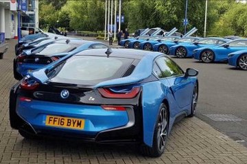 Leicester City'nin Başkanı, Futbolculara 400 Bin TL'lik Araba Hediye Etti