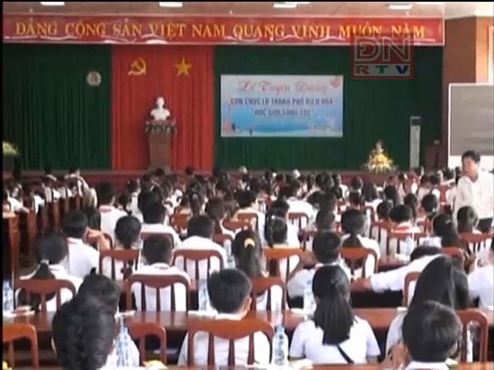 Biên Hòa- Tuyên dương 520 học sinh “Học giỏi - sống tốt” lần thứ 17 năm 2016
