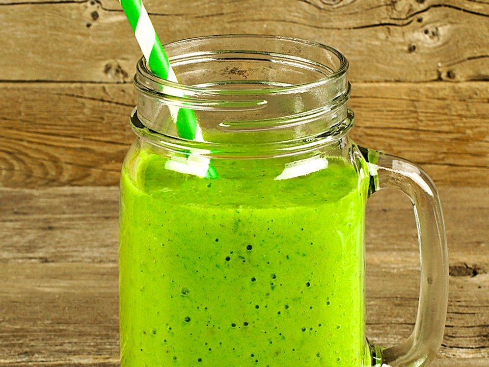 Healthy Recipes: Blueberry Matcha Green Tea Smoothie