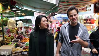 Hong Kong Street Food Hopping with Debbie Wong!  Best Street Food Experience!