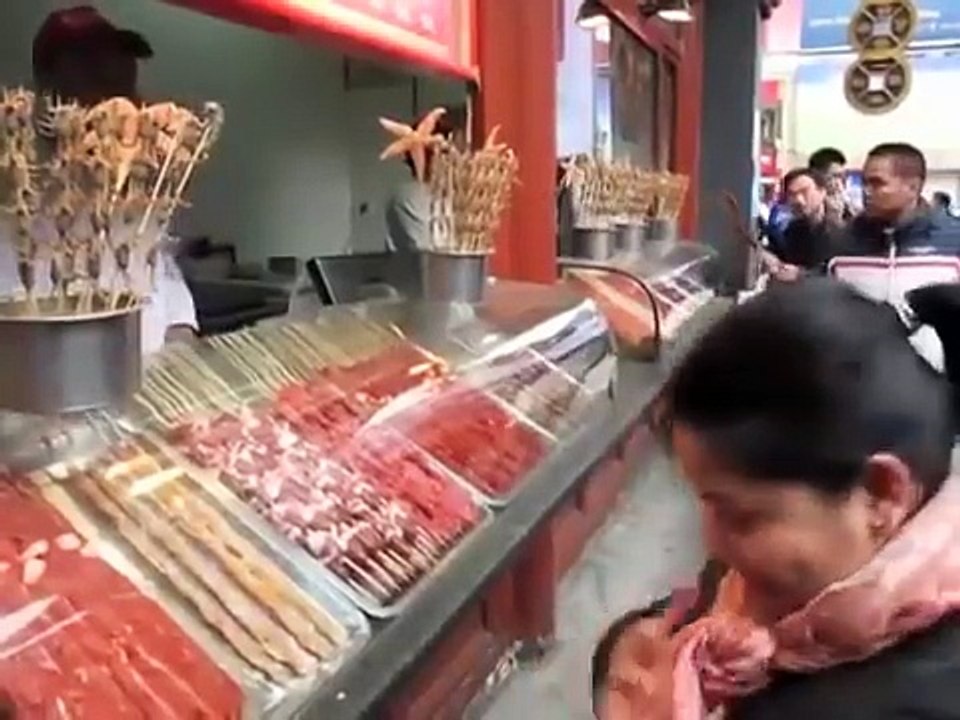 Ẩm thực đường phố   Bọ Cạp nướng trên đường phố Trung Hoa