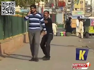 Zara Hut Kay Nadir Ka Road Pe Signal Pakarna
