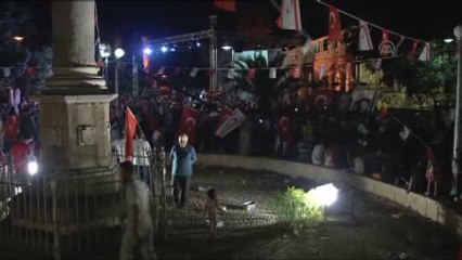 Başbakan Yıldırım: 'Biz Ayrı Yerlerde Yaşasak da Aynı Milletiz'