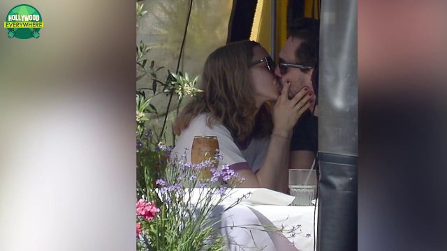 Amanda Seyfried & Thomas Sadoski Lock Lips During Lunch In Public