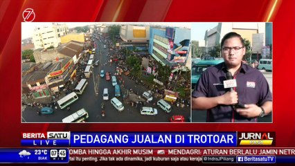 Meski Dikeluhkan Warga, Pedagang di Pasar Minggu Masih Jualan di Trotoar