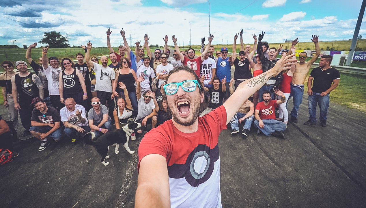 UN WEEK-END PARFAIT ENTRE POTES (1 Minute 1 Day #4)