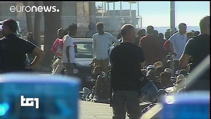 Hunderte Migranten demonstrieren an französisch-italienischer Grenze