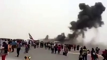 Emirates EK521 Crash Land, Passengers on Fire (A6-EMW)