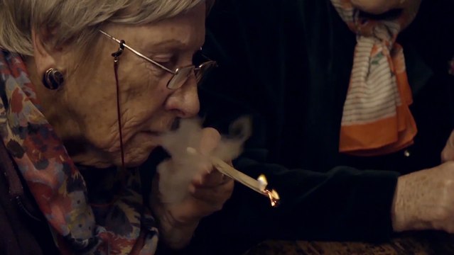 Trois grand-mères testent du cannabis à Amsterdam