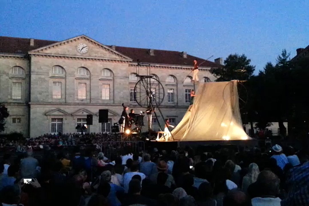 Fest'arts à Libourne - "...Sodade..." du cirque Rouages