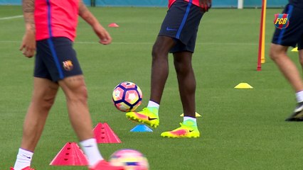 Umtiti trains for the first time at Ciutat Esportiva