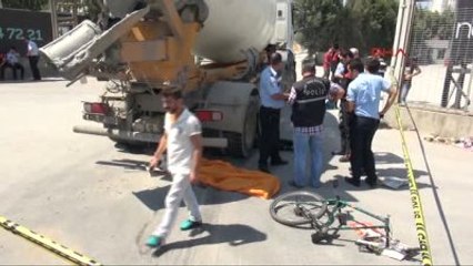 Beton Mikserinin Ezdiği Bisikletli 2 Kişi Öldü