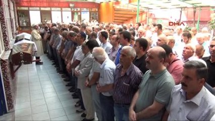 Karabük Annelerinin Öldürdüğü Kız Kardeşler Karabük'te Toprağa Verildi