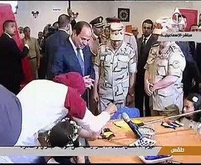 بالفيديو.. السيسي يداعب الأطفال خلال تفقده نادى الفيروز بالإسماعيلية الجديدة