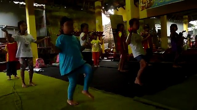 TARI PIRING di Sanggar Tari Guntur Kediri 2016