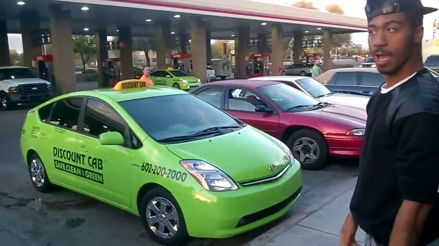 Un Jeune New-yorkais se bat contre un Routier de l’Arizona