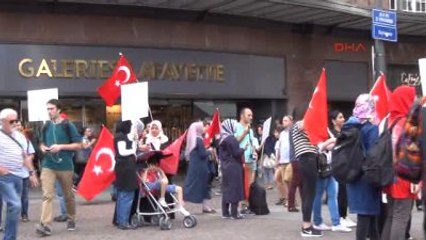 Strasbourg?ta Demokrasi ve 15 Temmuz Şehitler Mitingi Yapıldı