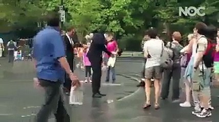Obama- street fight President of USA.Man hit Obama in Public