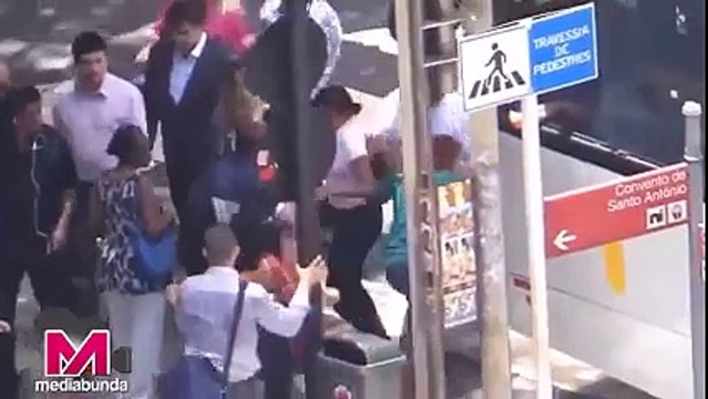 don't go to rio!!! Rio de Janeiro tourists daily robbed by gang of children !!!!!!