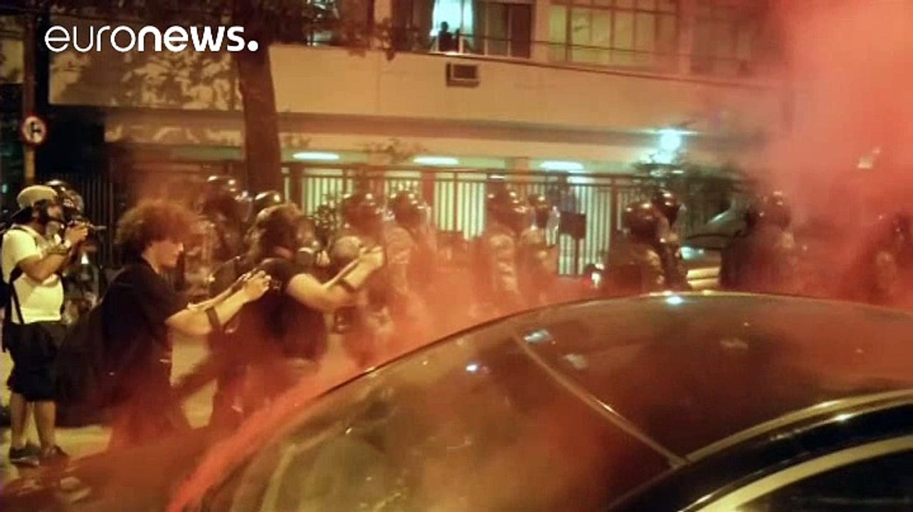 En marge de l'ouverture des JO de Rio, des manifestants dispersés par la police anti-émeutes