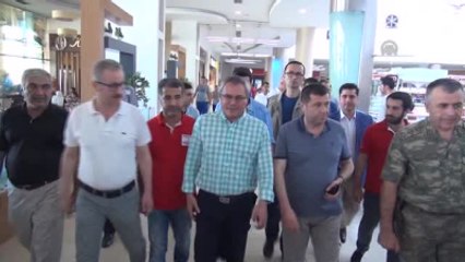 Fetö'nün Darbe Girişiminde Şehit Olanlar İçin Stant Açıldı