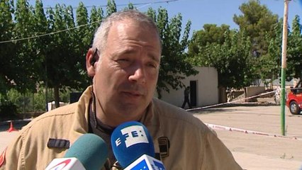 Los Bomberos intentan evitar que el incendio de La Pobla de Montornés se reavive
