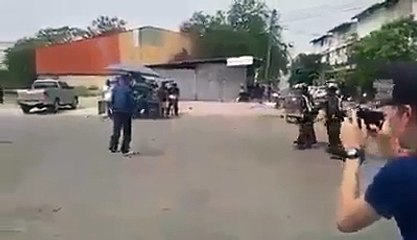يشهر سلاحه أمام الشرطة لكن حصلت المفاجأة