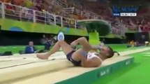 La terrible lesión del gimnasta francés. Que horrible le quedó el pie al partirse el hueso