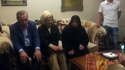 Erdoğan şehit evinde Kur'an okudu
