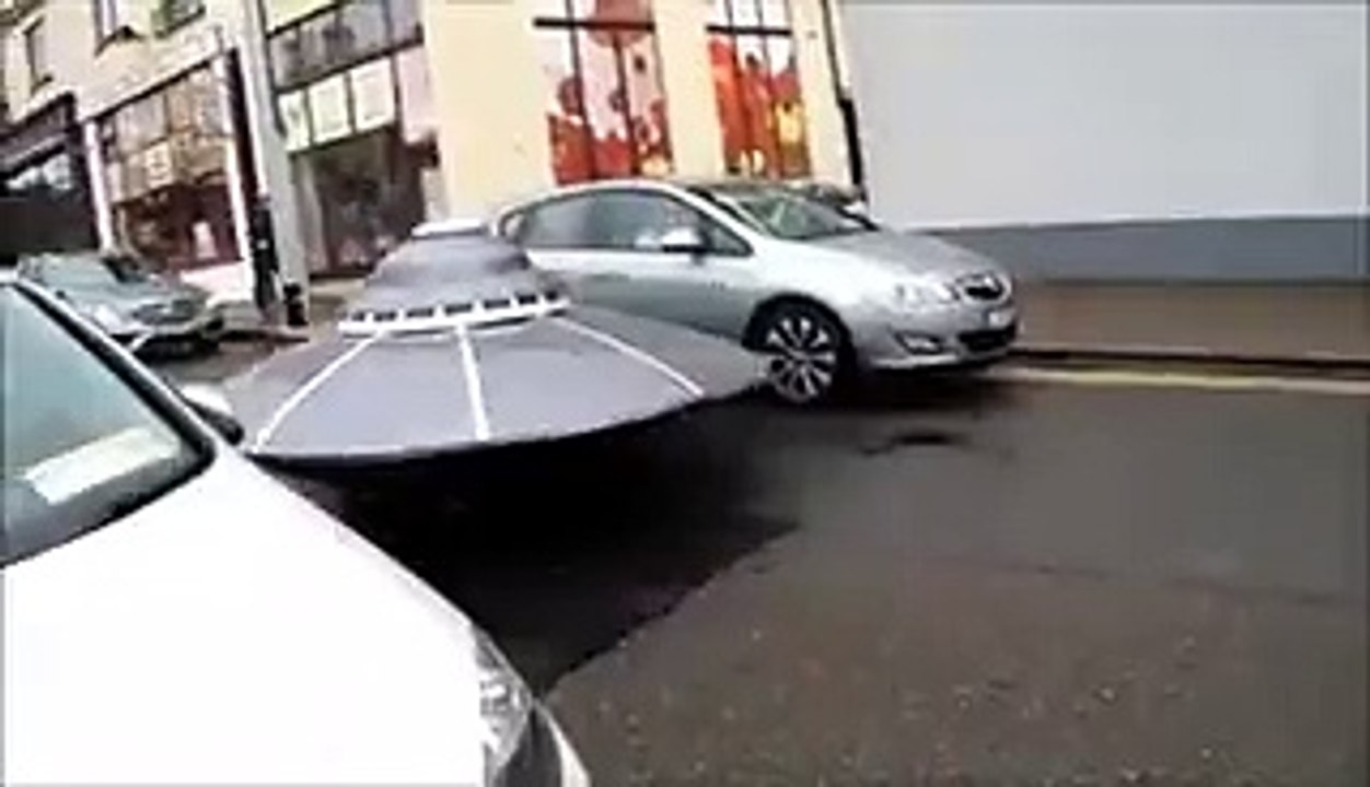 Course poursuite entre un ovni et la police. La vidéo devient virale sur la toile