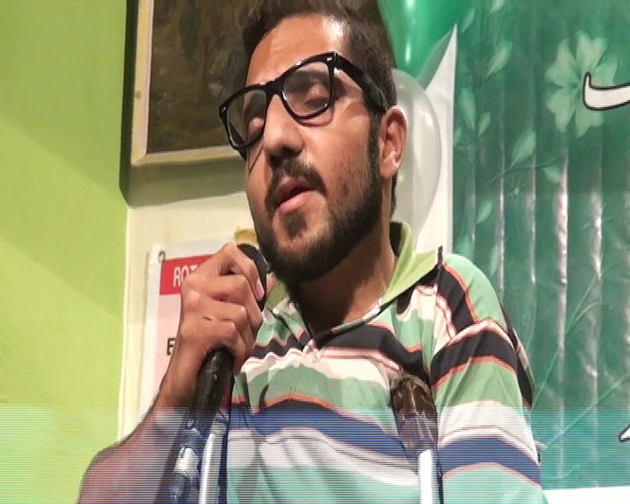 آزادی کے رنگ ، خصوصی بچوں کے سنگ  خصوصی بچوں کے پروگرام میں علی قومی گیت پیش کر رھا ہے