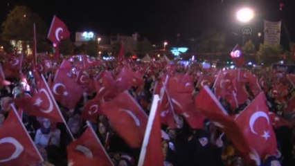 Vatandaşların "Demokrasi Nöbeti" Sürüyor