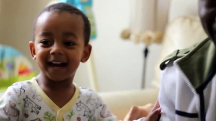 un petit de 2 ans qui chante mieux qu'un rappeur ( khaliyl iloyi rapping at 2 years old )