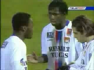 Joga bonito-juninho vs beckham