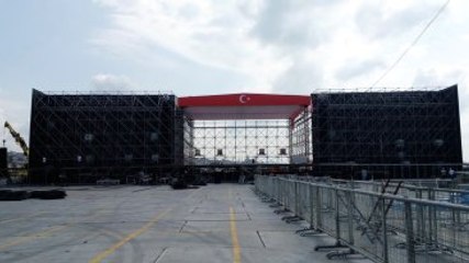 'Demokrasi ve Şehitler Mitingi' için Yenikapı'ya 500 Ünlü İsim Geliyor