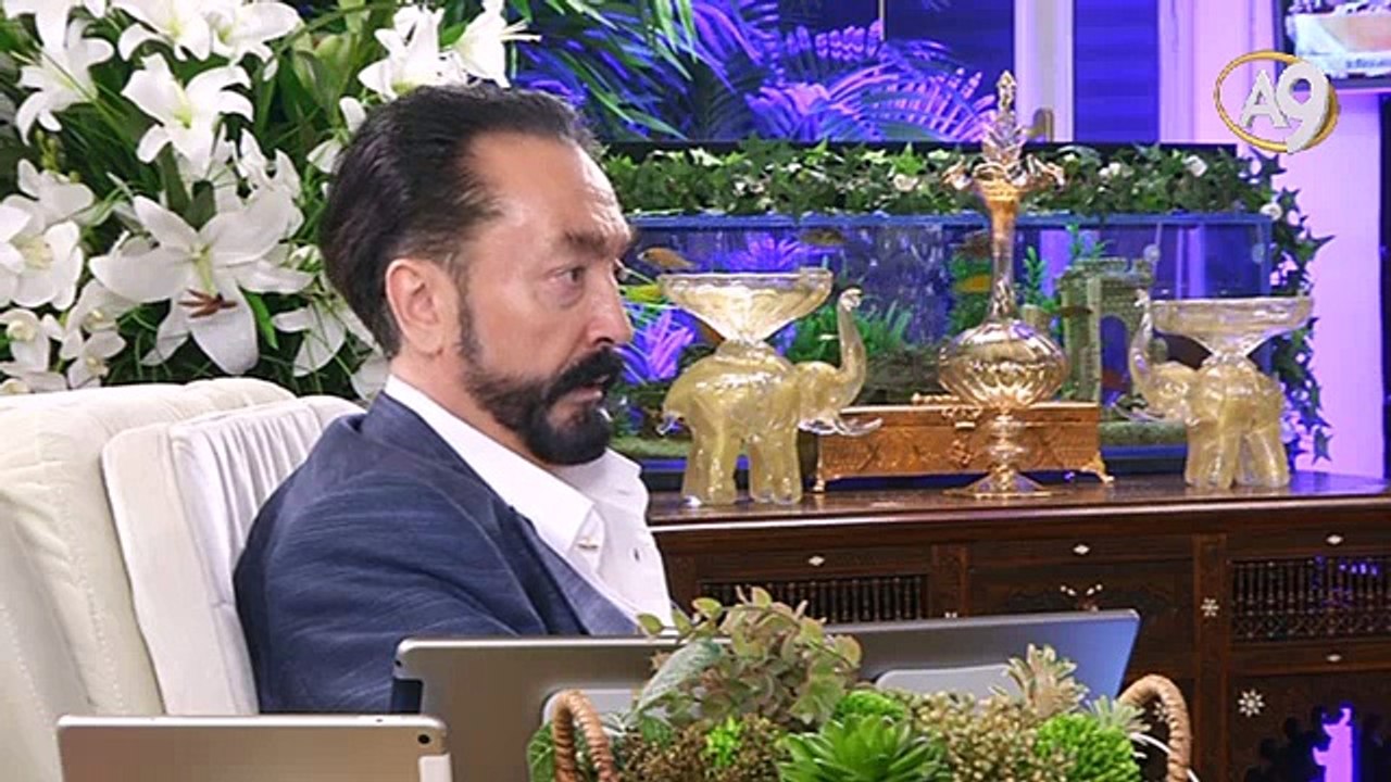 Münafıklar Müslümanların kullandığı eşyaları kirletir hatta onları zehirlemek isterler.