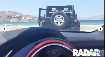 بالفيديو.. خطيب ليندسى لوهان الملياردير يضربها "علقة سخنة"