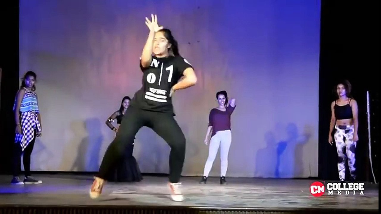 These Girls Gives Shock To Whole IIT College Especially That Black Dress GIRL Mind Blowing.mp4-