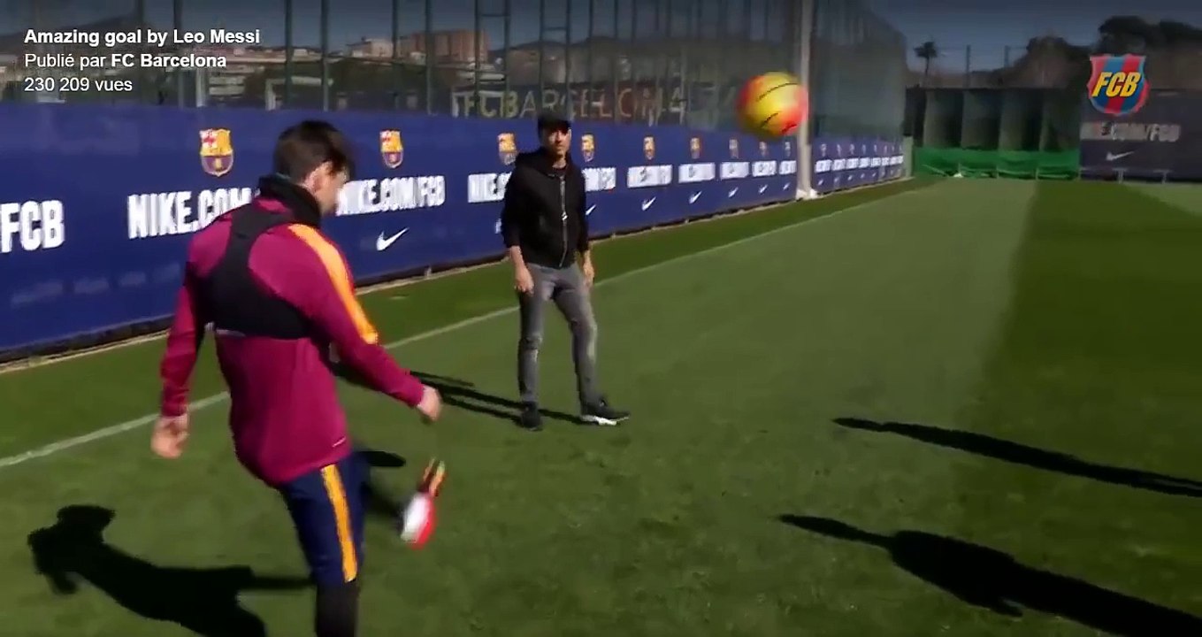 ميسي يسجل هدف رائع من خلف المرمى فى التدريبات 2016