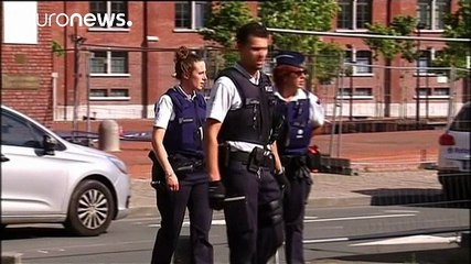 Bélgica mantém nível de alerta após ataque contra polícias