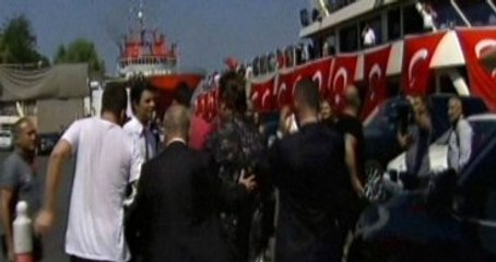 Ünlüler Demokrasi ve Şehitler Mitingi İçin Yenikapı'ya Geldi