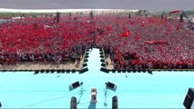 Başbakan Binali Yıldırım Helikopter ile Miting Alanına Geldi