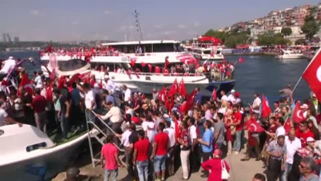 Demokrasi ve Şehitler Mitingi - Vatandaşlar Üsküdar'dan Teknelerle Miting Alanına Gidiyor (2)