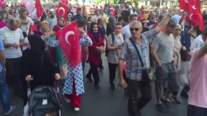 Demokrasi ve Şehitler Mitingi'ne Doğru - Vatandaşlar Mitinge Yoğun İlgi Gösteriyor (2)